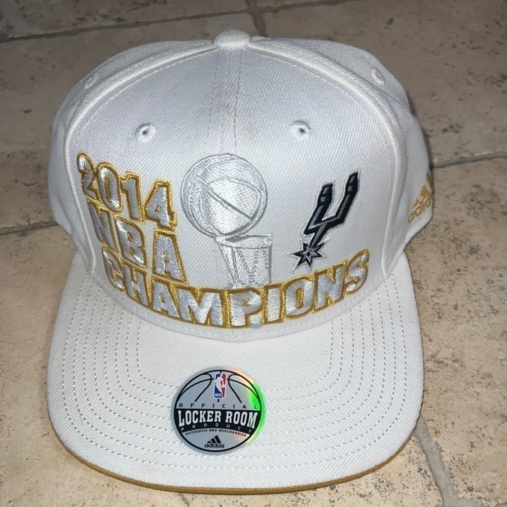 San Antonio Spurs-2014 NBA Champions Adidas White Locker Room Snapback Hat- NEW